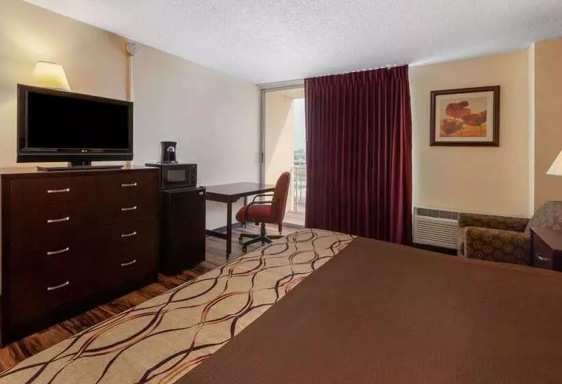 فندق Travelodge By Wyndham Cleveland Airport