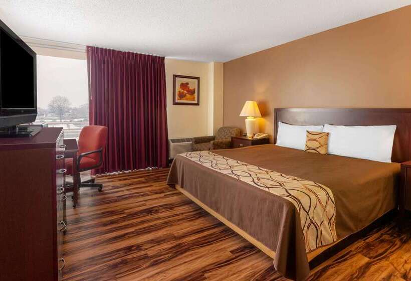 هتل Travelodge By Wyndham Cleveland Airport