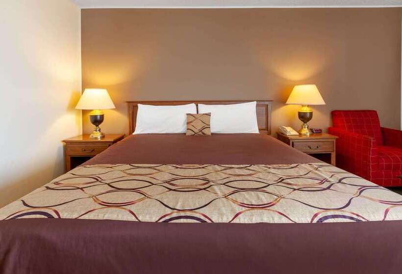 هتل Travelodge By Wyndham Cleveland Airport