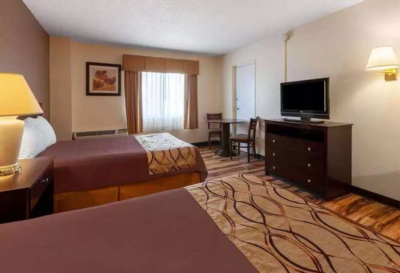 فندق Travelodge By Wyndham Cleveland Airport