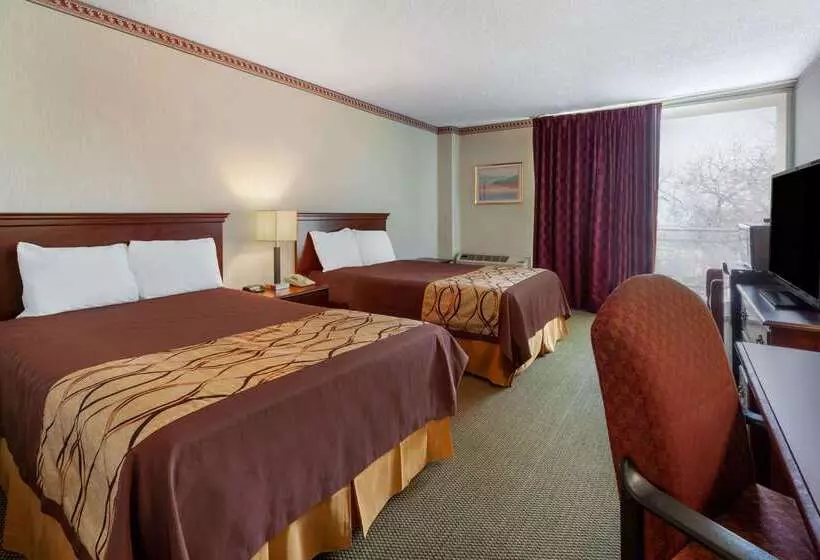 فندق Travelodge By Wyndham Cleveland Airport