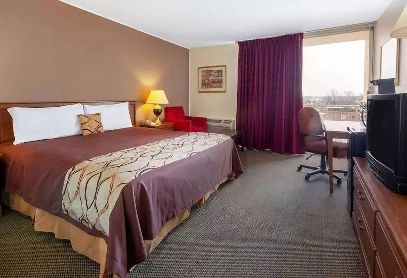 فندق Travelodge By Wyndham Cleveland Airport
