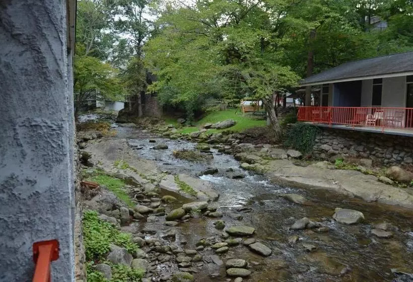 호텔 Zoders Inn And Suites