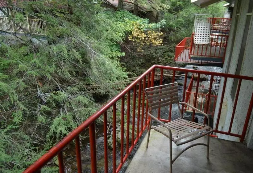 호텔 Zoders Inn And Suites