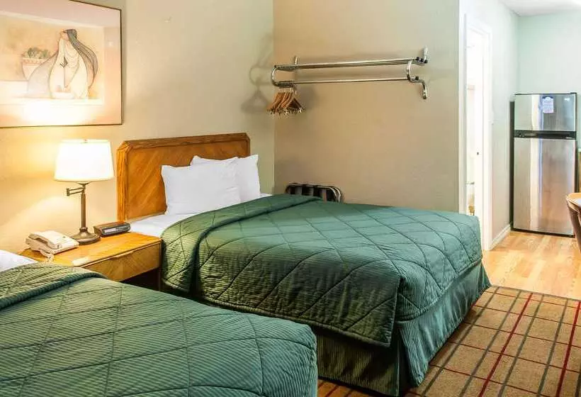 Мотель Rodeway Inn East