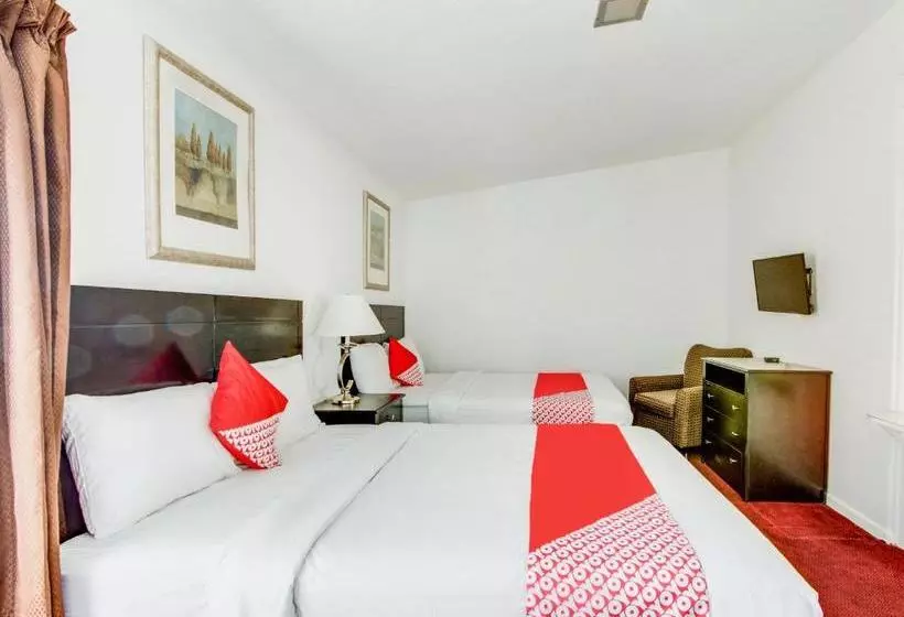 Мотель Town House Airport