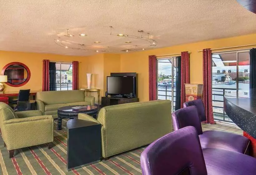 Pier 5 Hotel Baltimore