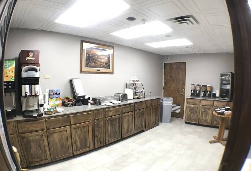 Crossroads Hotel And Huron Event Center