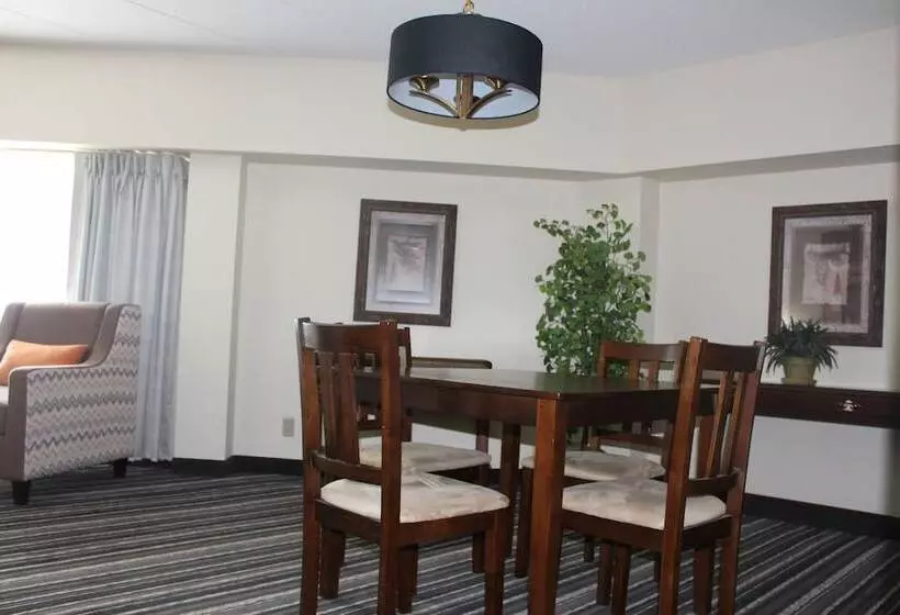 Crossroads Hotel And Huron Event Center