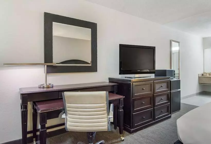 Szálloda Rodeway Inn