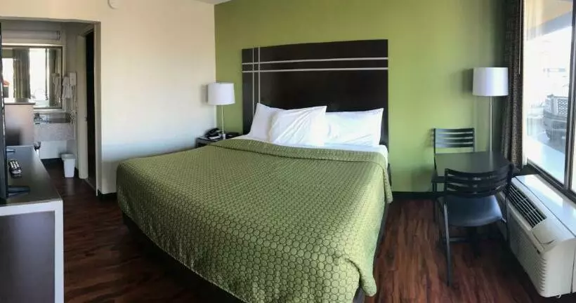 Отель Americas Best Value Inn Nashville Airport S