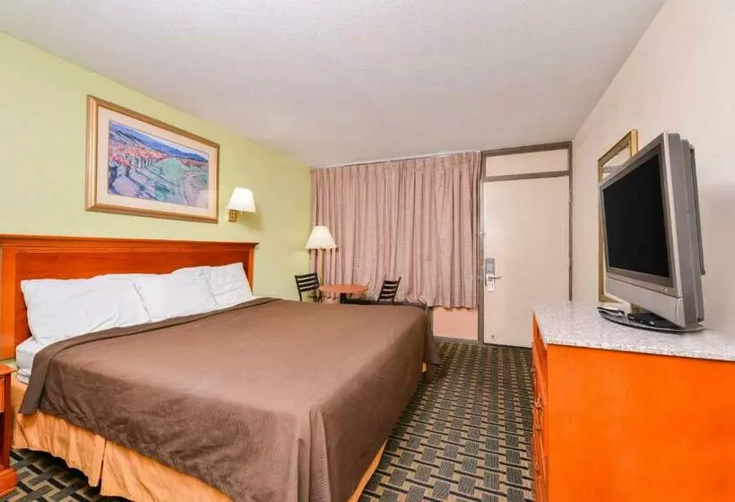 Отель Americas Best Value Inn Nashville Airport S