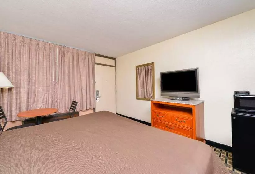 Отель Americas Best Value Inn Nashville Airport S