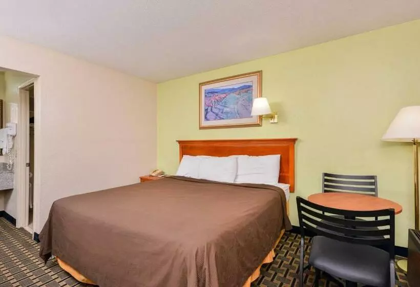 Отель Americas Best Value Inn Nashville Airport S