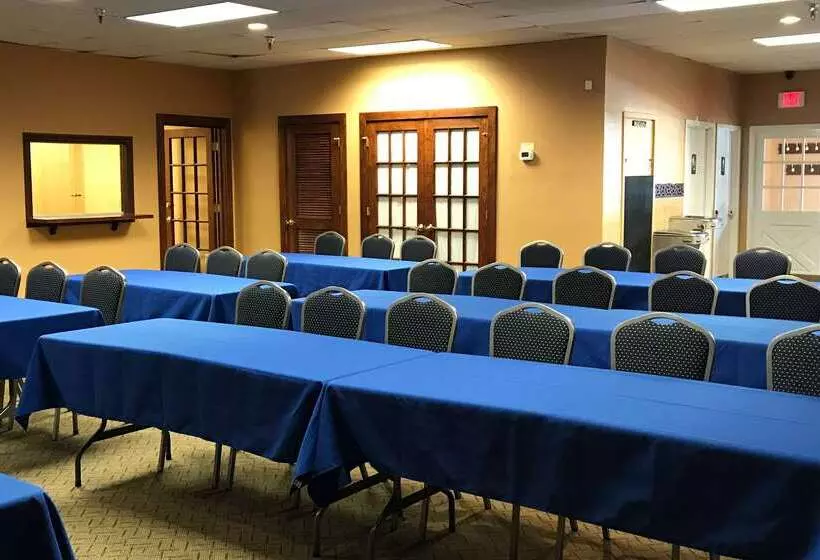 Отель Comfort Inn Ballston