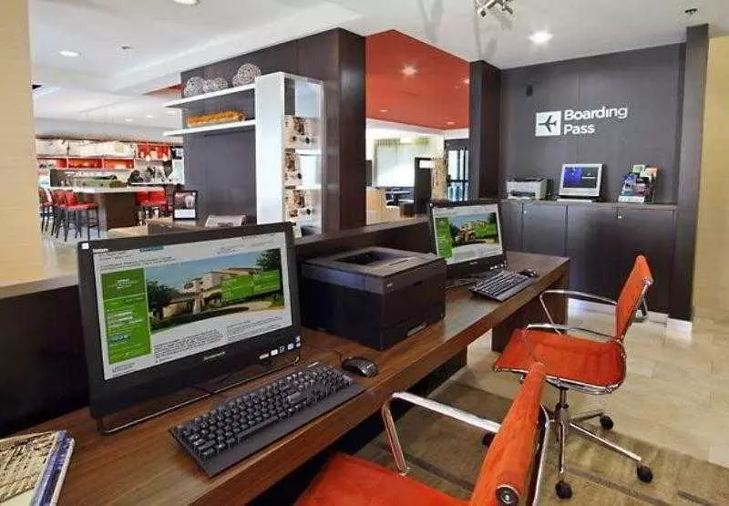ホテル Courtyard By Marriott Perimeter Center