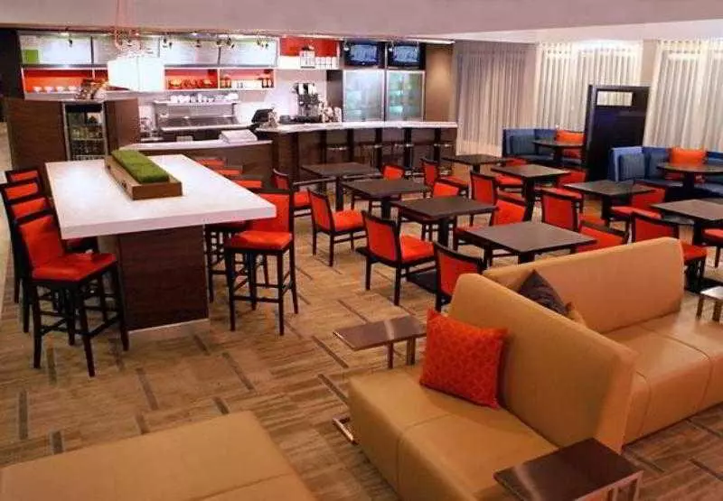 ホテル Courtyard By Marriott Perimeter Center