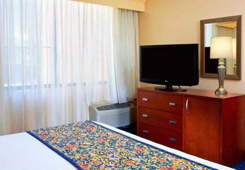 酒店 Courtyard By Marriott Atlanta Windy Hill/ballpark