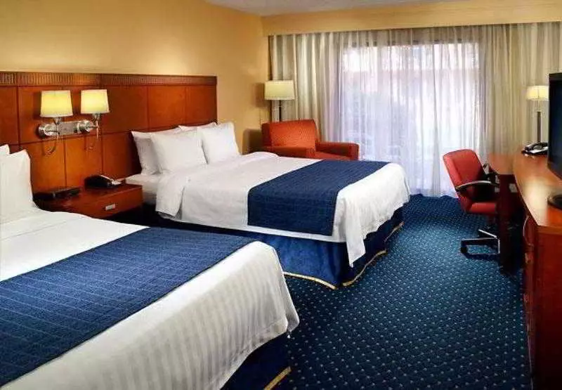 Отель Courtyard By Marriott Atlanta Airport South/sullivan Road