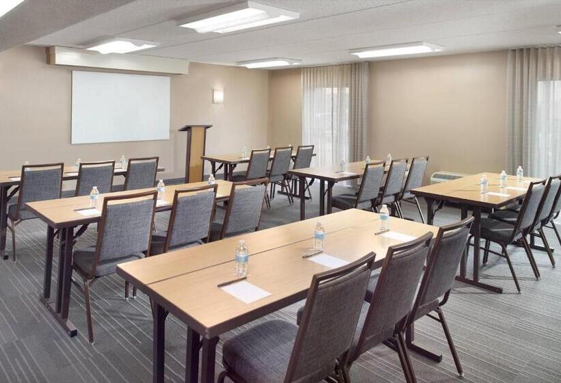 בית מלון כפרי Courtyard By Marriott Atlanta Airport South/sullivan Road