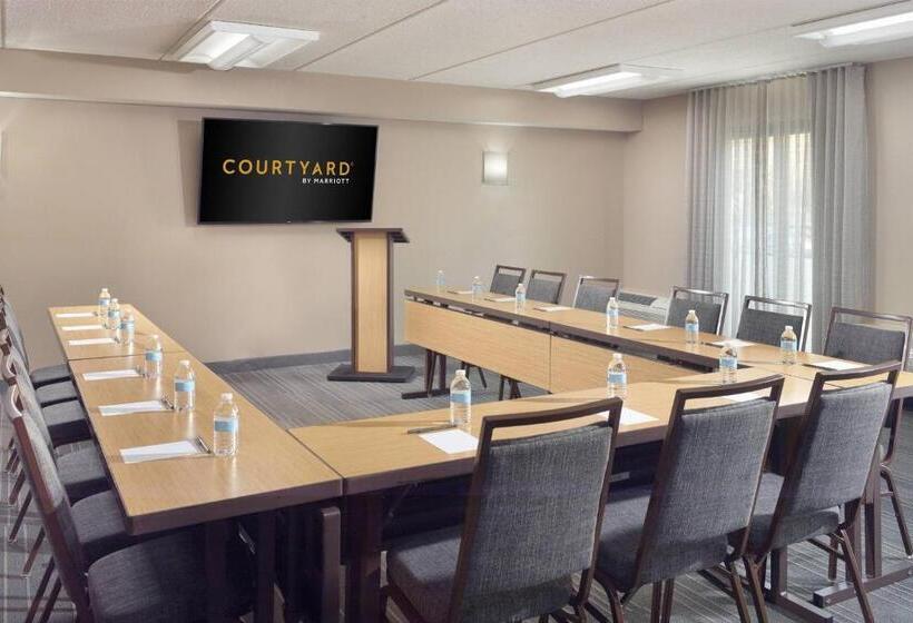 בית מלון כפרי Courtyard By Marriott Atlanta Airport South/sullivan Road