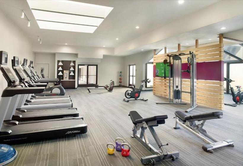 בית מלון כפרי Courtyard By Marriott Atlanta Airport South/sullivan Road