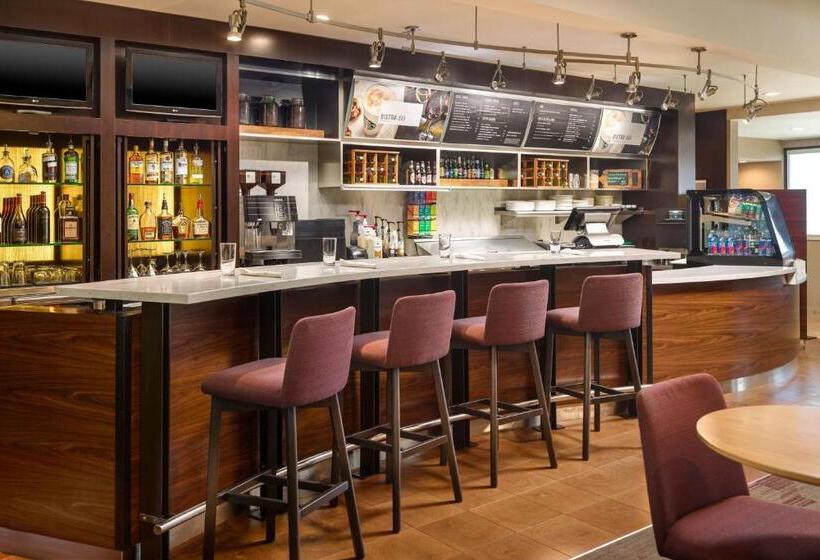 בית מלון כפרי Courtyard By Marriott Atlanta Airport South/sullivan Road