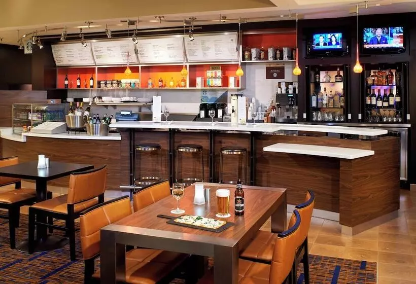 Отель Courtyard Chicago Arlington Heights/south