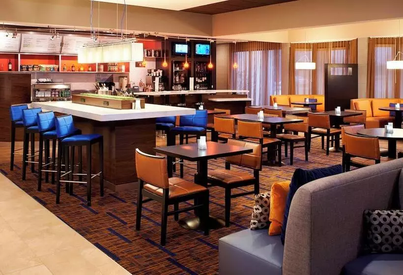 Отель Courtyard Chicago Arlington Heights/south