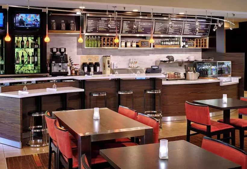 فندق Courtyard Columbus Dublin