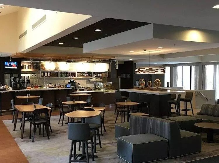 هتل Courtyard By Marriott Tarrytown Westchester County