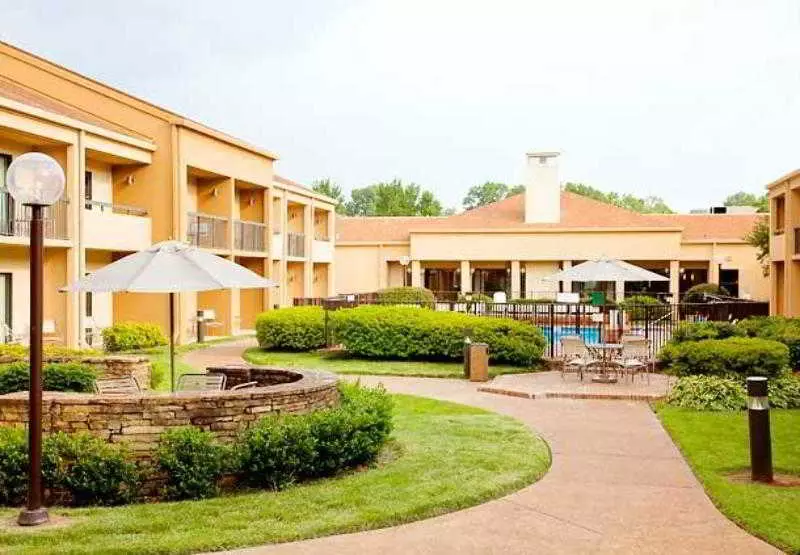 Hotel Courtyard By Marriott Memphis Airport
