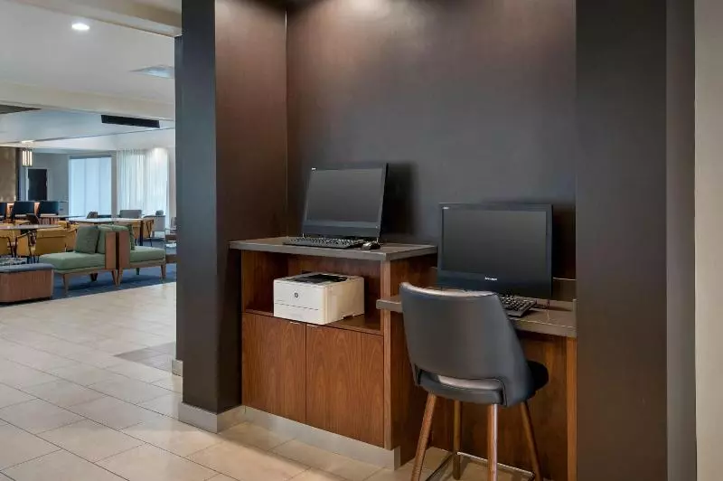 호텔 Courtyard By Marriott New Carrollton Landover