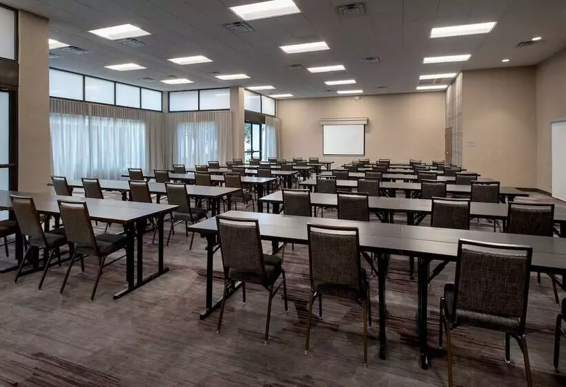 Отель Courtyard By Marriott Rockville