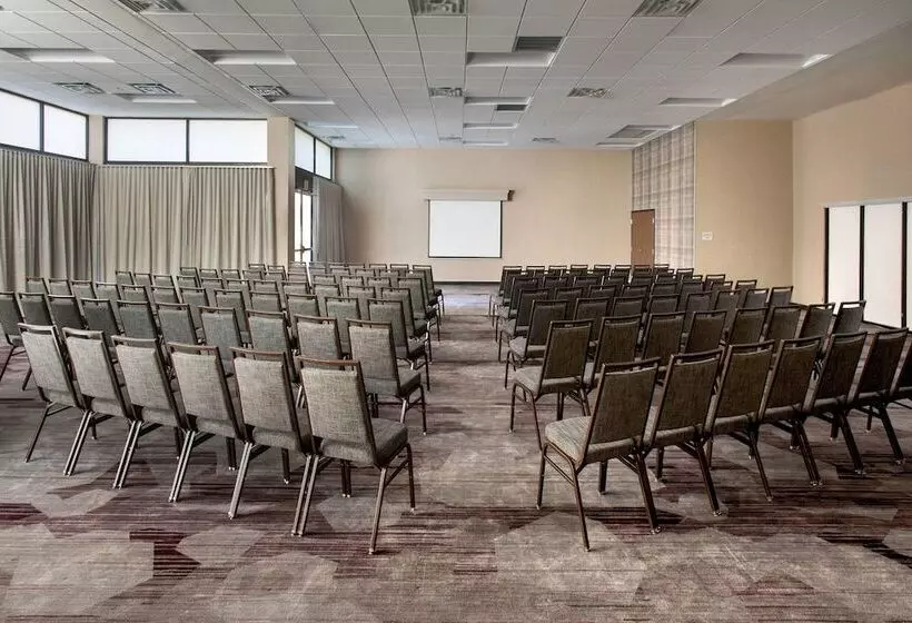 Отель Courtyard By Marriott Rockville