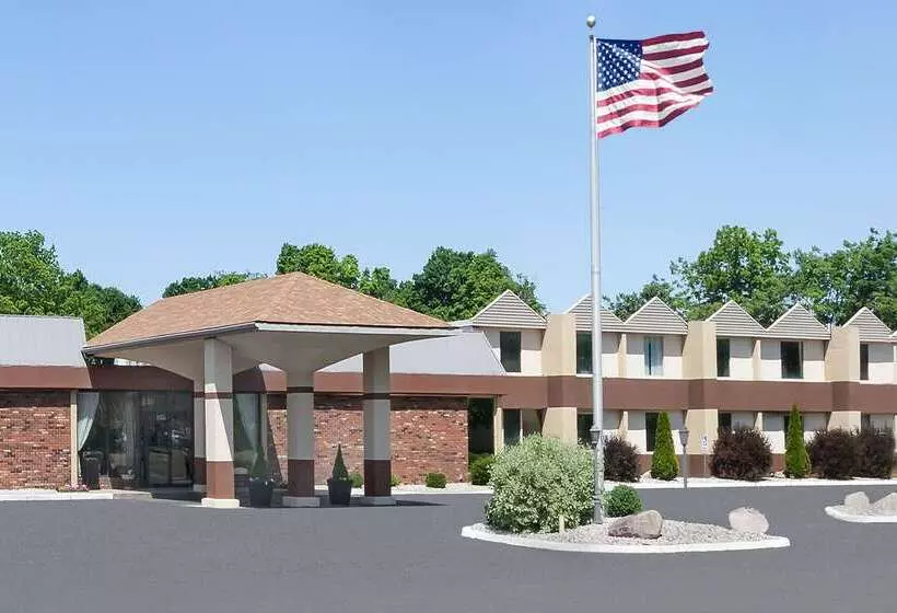 Отель Days Inn By Wyndham Albion