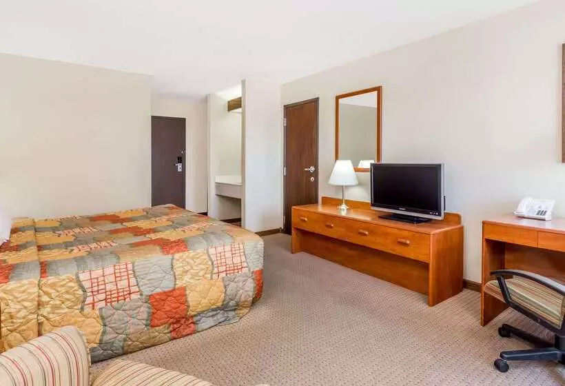 فندق Days Inn By Wyndham Iron Mountain