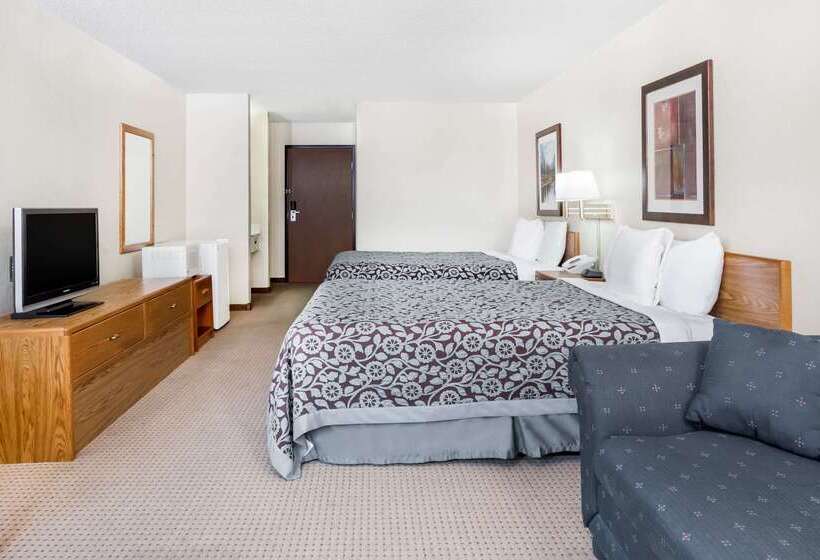 Отель Days Inn By Wyndham Iron Mountain