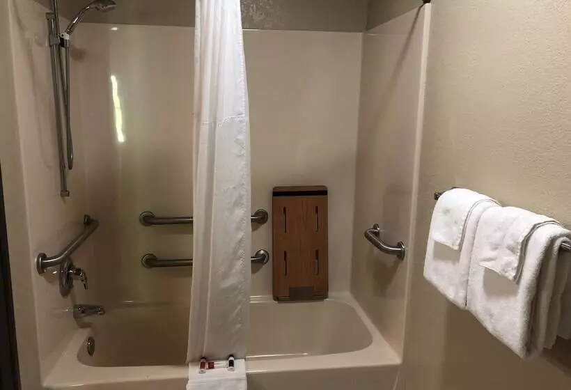 فندق Days Inn By Wyndham Iron Mountain