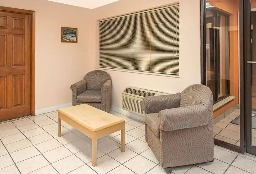 호텔 Days Inn By Wyndham Kingdom City