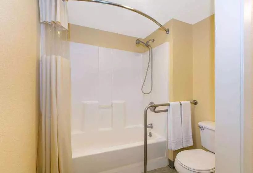 Hotelli Days Inn By Wyndham Natchez