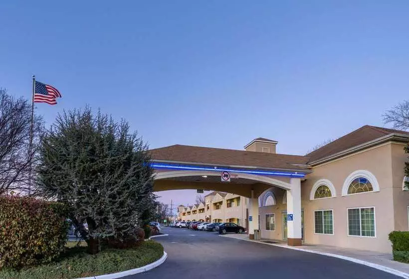 فندق Days Inn & Suites By Wyndham Cherry Hill  Philadelphia