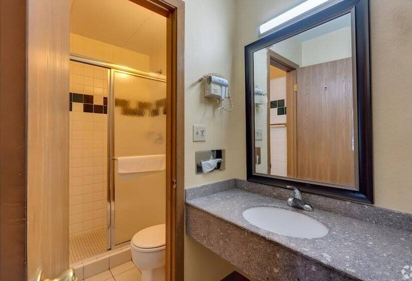 فندق I 80 Inn & Suites