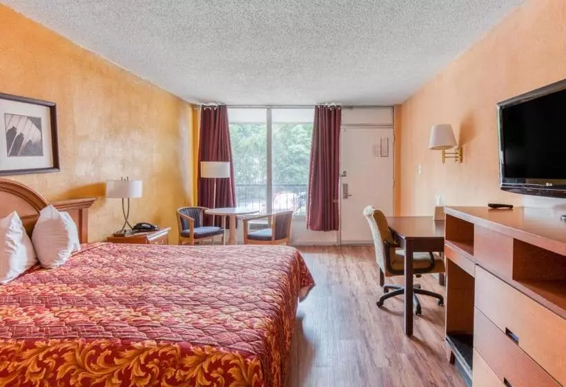 בית מלון כפרי Ameriican Atlanta Inn