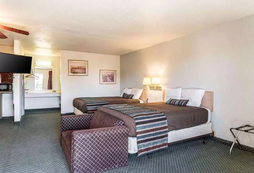 Отель Rodeway Inn Carlsbad Caverns Area