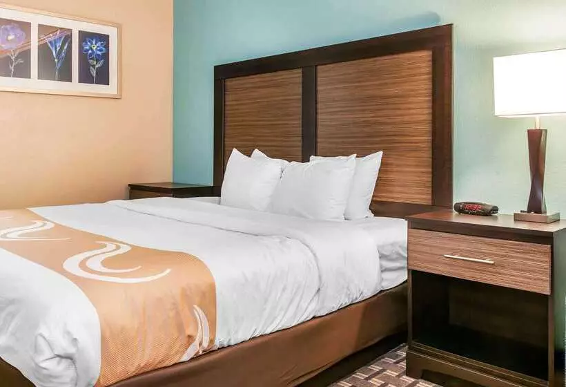 בית מלון כפרי Quality Inn