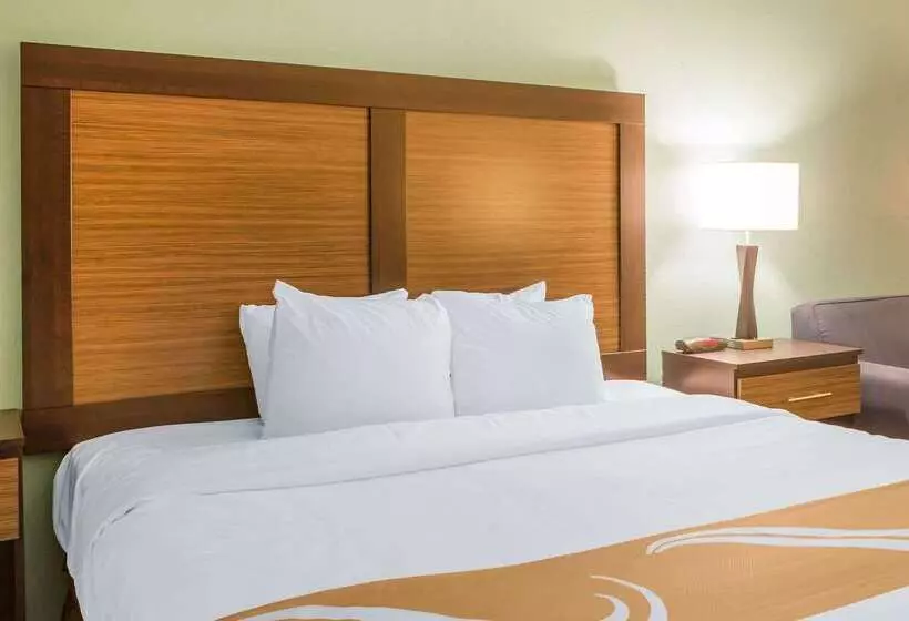 בית מלון כפרי Quality Inn