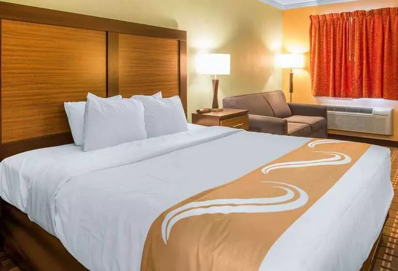 בית מלון כפרי Quality Inn