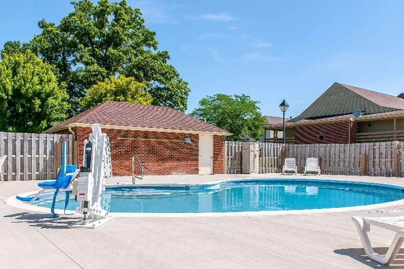 בית מלון כפרי Quality Inn