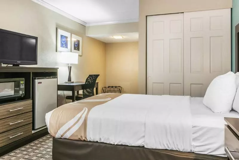 בית מלון כפרי Quality Inn